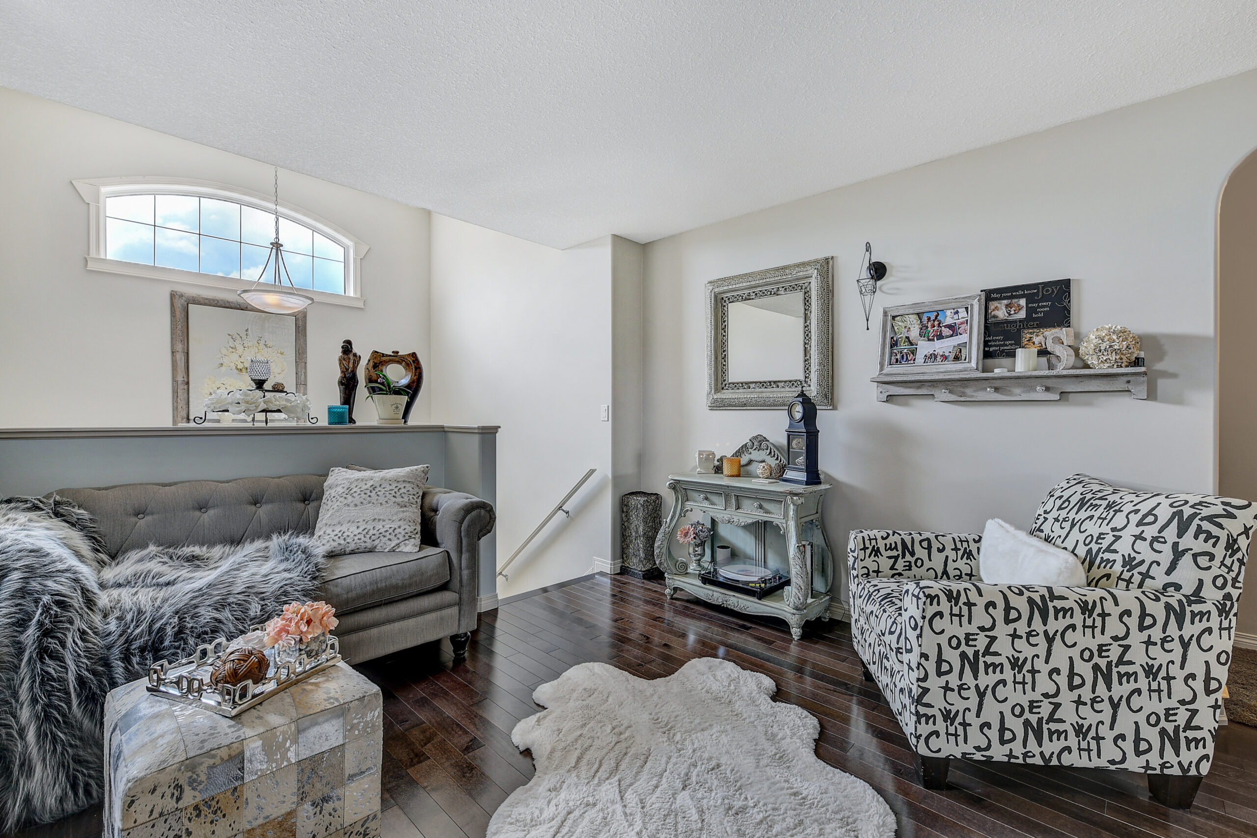 Black and white living room